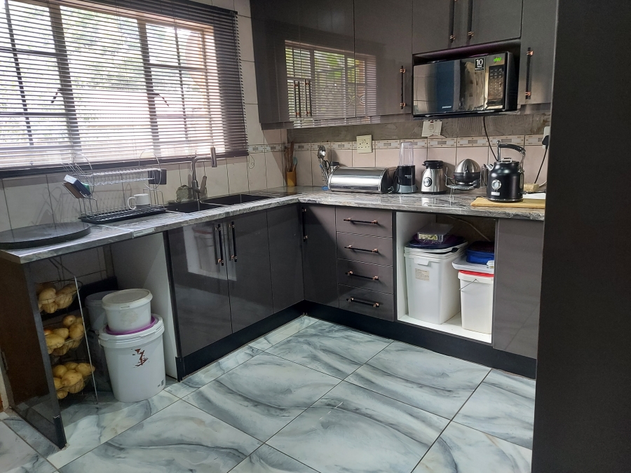 3 Bedroom Property for Sale in Oos Einde North West